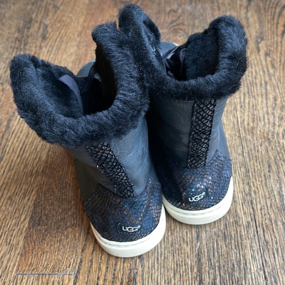 Ugg Sneakers - Picture 4 of 9